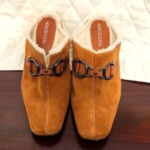 Women's Aerosoles Suede Leather Uppersize 9 1/2B 9.5 slip on heel